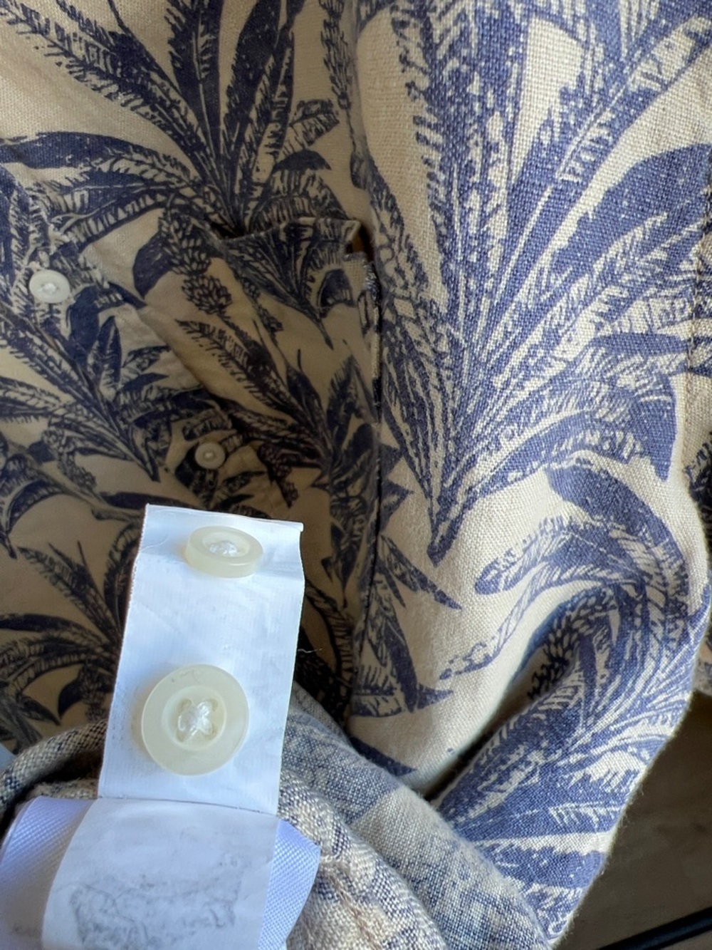 Banana Republic Blue Palm-Print Linen Short Sleeve Shirt - Picture 6 of 7